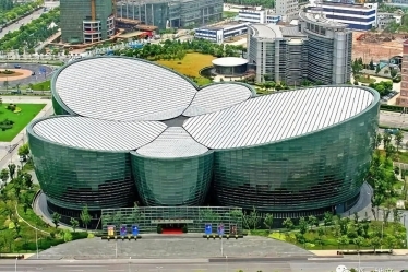 鋼結構屋面系統：建筑節能與安全的全新選擇